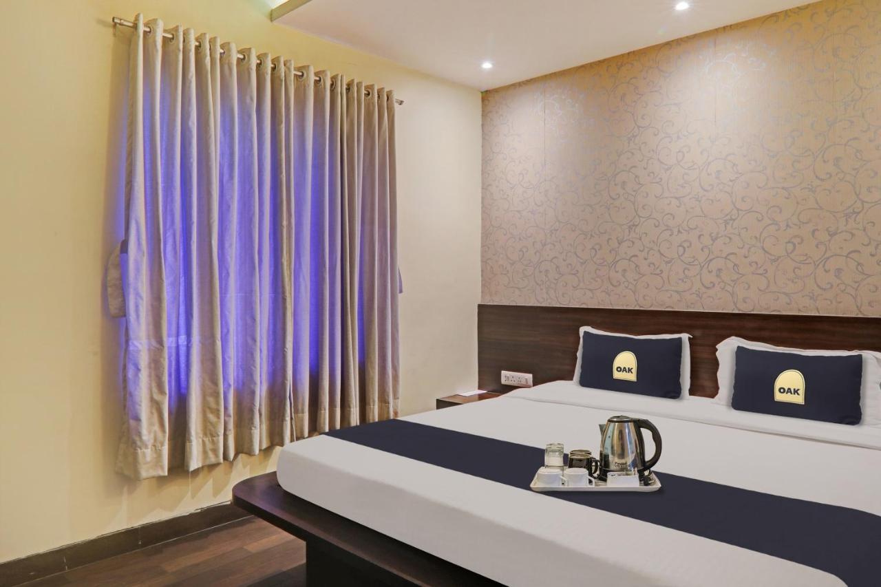 Townhouse Oak Hotel Shelter لاكناو المظهر الخارجي الصورة