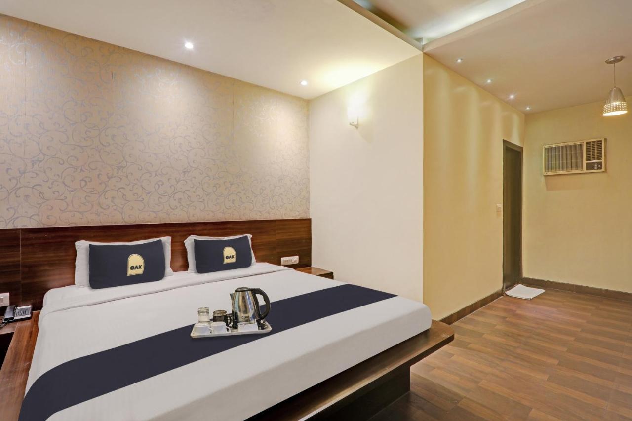 Townhouse Oak Hotel Shelter لاكناو المظهر الخارجي الصورة